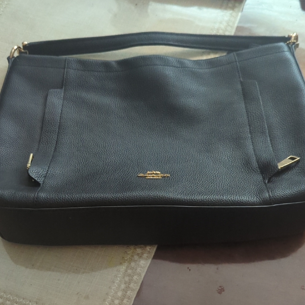 Elegant Black Leather Handbag